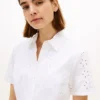 Vestido camisa em popelina com ilhós bordados Vestido camisa em popelina com ilhós bordados