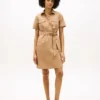 Vestido camisa utilitário de manga curta com cinto Vestido camisa utilitário de manga curta com cinto