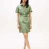 Vestido camisa utilitário de manga curta com cinto Vestido camisa utilitário de manga curta com cinto