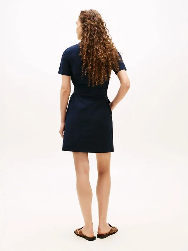 Vestido camisa utilitário de manga curta com cinto Vestido camisa utilitário de manga curta com cinto