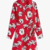 Vestido envolvente em crepe com estampado floral Vestido envolvente em crepe com estampado floral