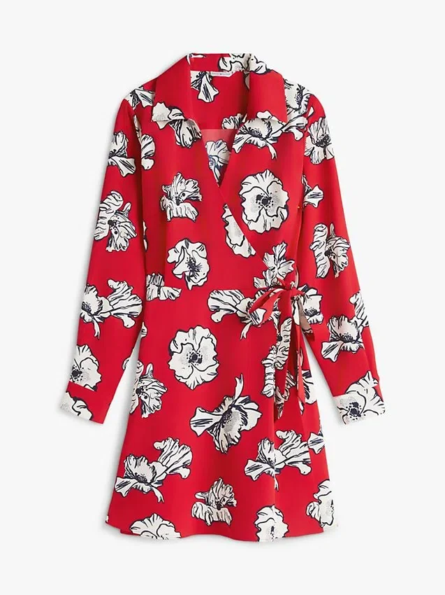 Vestido envolvente em crepe com estampado floral Vestido envolvente em crepe com estampado floral