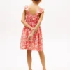 Vestido infantil com alças com folhos e estampado floral Vestido infantil com alças com folhos e estampado floral