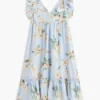 Vestido infantil com folhos e estampado floral Vestido infantil com folhos e estampado floral