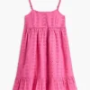 Vestido infantil com ilhós bordados