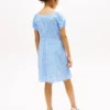 Vestido infantil de xadrez com mangas bufantes
