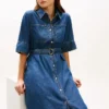 Vestido midi de ganga com cinto Vestido midi de ganga com cinto