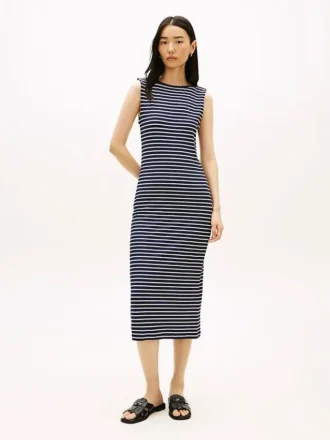 Vestido Midi de Gola Barco com Risca e Corte Justo