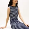 Vestido Midi de Gola Barco com Risca e Corte Justo Vestido Midi de Gola Barco com Risca e Corte Justo