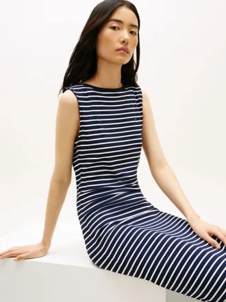 Vestido Midi de Gola Barco com Risca e Corte Justo