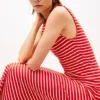 Vestido Midi de Gola Barco com Risca e Corte Justo Vestido Midi de Gola Barco com Risca e Corte Justo