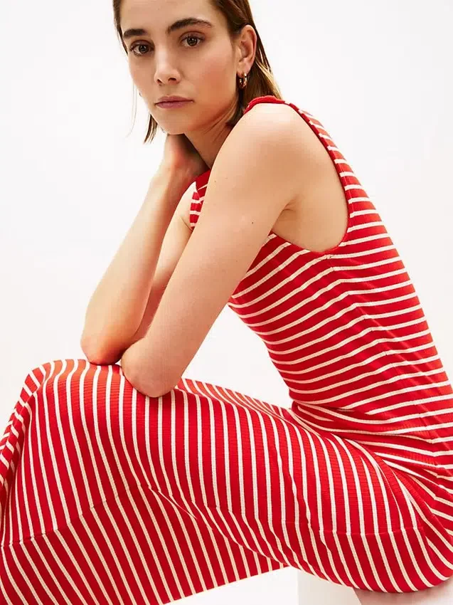 Vestido Midi de Gola Barco com Risca e Corte Justo Vestido Midi de Gola Barco com Risca e Corte Justo