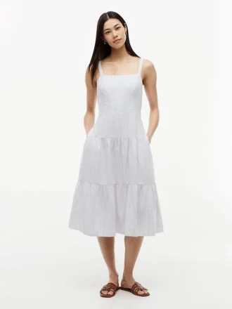 Vestido midi em mistura de linho com riscas e camadas