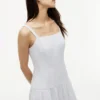 Vestido midi em mistura de linho com riscas e camadas Vestido midi em mistura de linho com riscas e camadas