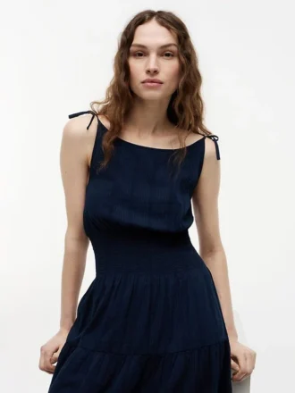 Vestido Midi em Seersucker com Camadas