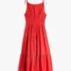 Vestido Midi em Seersucker com Camadas Vestido Midi em Seersucker com Camadas