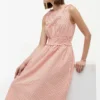 Vestido midi em xadrez seersucker franzido Vestido midi em xadrez seersucker franzido