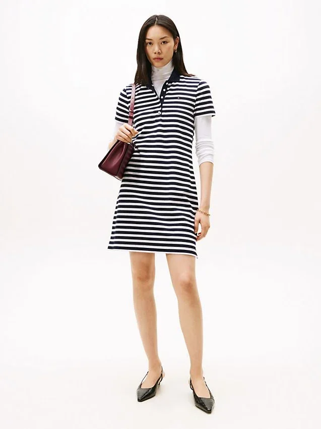 Vestido Polo de Risca com Corte Justo Vestido Polo de Risca com Corte Justo