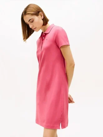 Vestido polo em algodão elástico com corte clássico