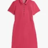 Vestido polo em algodão elástico com corte clássico Vestido polo em algodão elástico com corte clássico