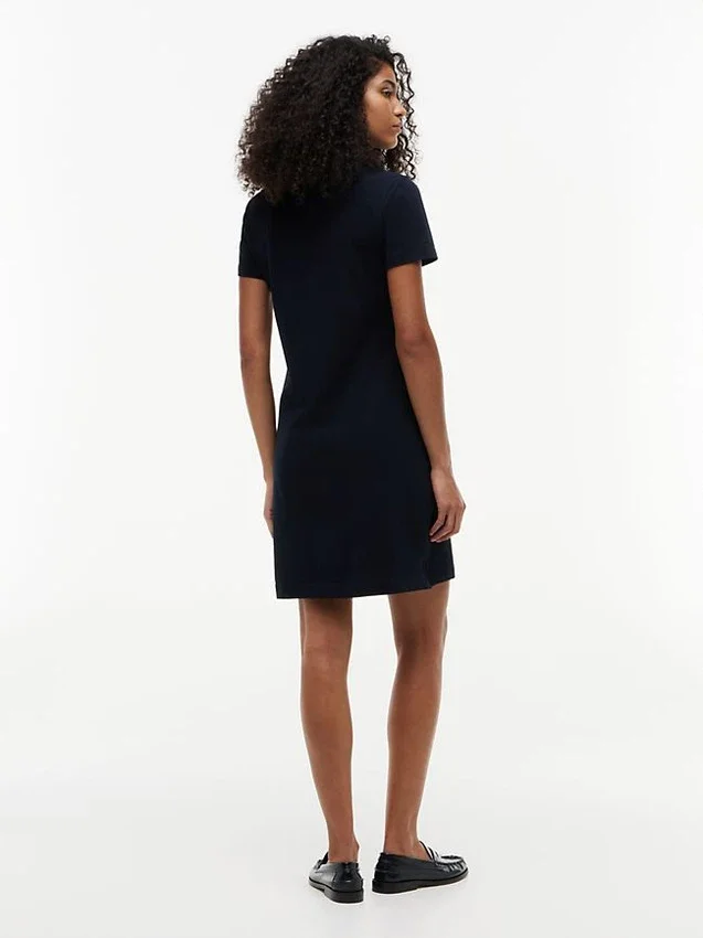 Vestido Polo em Algodão Elástico de Corte Clássico Vestido Polo em Algodão Elástico de Corte Clássico