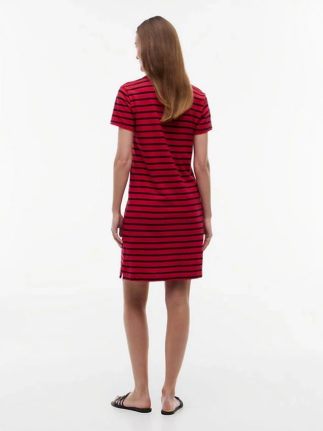 Vestido polo em piqué elástico às riscas Vestido polo em piqué elástico às riscas