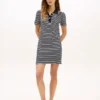 Vestido polo interlock às riscas com botões dourados Vestido polo interlock às riscas com botões dourados