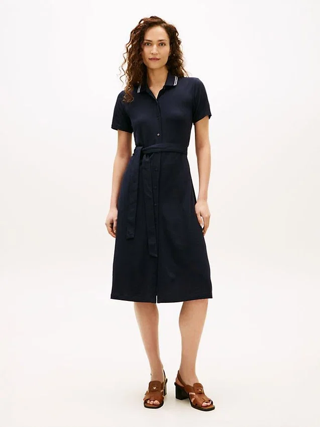 Vestido polo midi com cinto e detalhes em contraste Vestido polo midi com cinto e detalhes em contraste