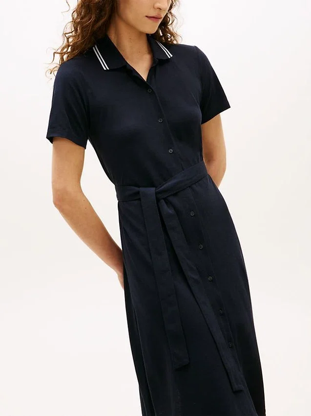 Vestido polo midi com cinto e detalhes em contraste Vestido polo midi com cinto e detalhes em contraste