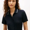Vestido polo midi com cinto e detalhes em contraste Vestido polo midi com cinto e detalhes em contraste