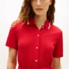 Vestido polo midi com cinto e detalhes em contraste Vestido polo midi com cinto e detalhes em contraste