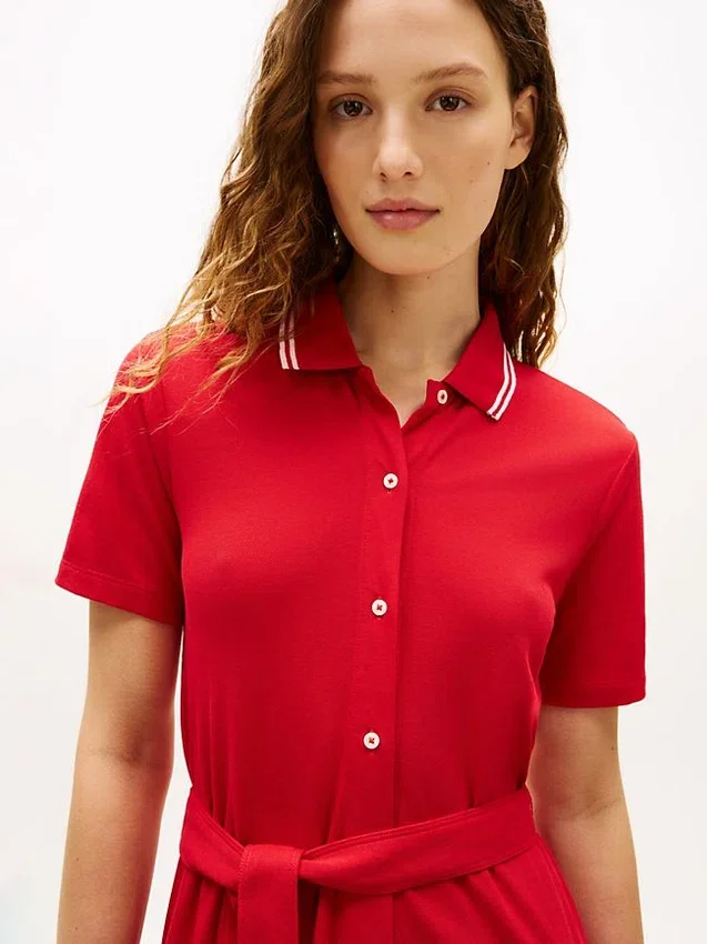 Vestido polo midi com cinto e detalhes em contraste Vestido polo midi com cinto e detalhes em contraste
