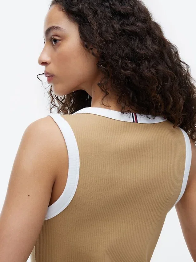 Vestido sem mangas com gola em malha canelada Vestido sem mangas com gola em malha canelada