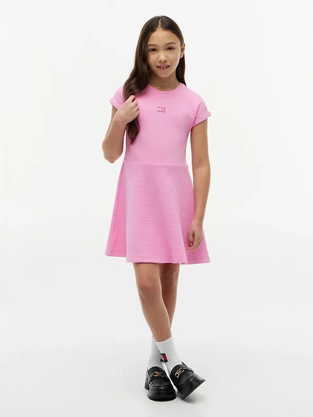 Vestido skater com logótipo de bandeira tonal para criança Vestido skater com logótipo de bandeira tonal para criança