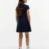 Vestido skater com logótipo de bandeira tonal para criança Vestido skater com logótipo de bandeira tonal para criança
