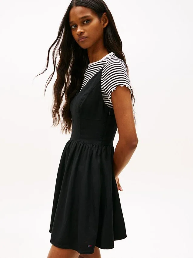 Vestido skater Tommy Jeans em mistura de linho Vestido skater Tommy Jeans em mistura de linho
