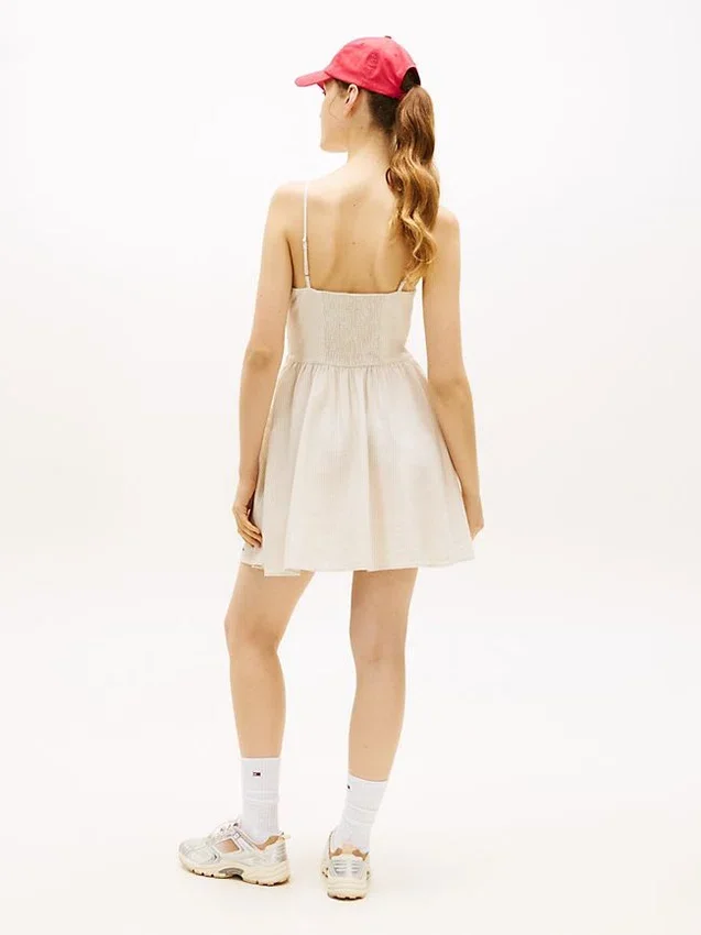 Vestido skater Tommy Jeans em mistura de linho Vestido skater Tommy Jeans em mistura de linho